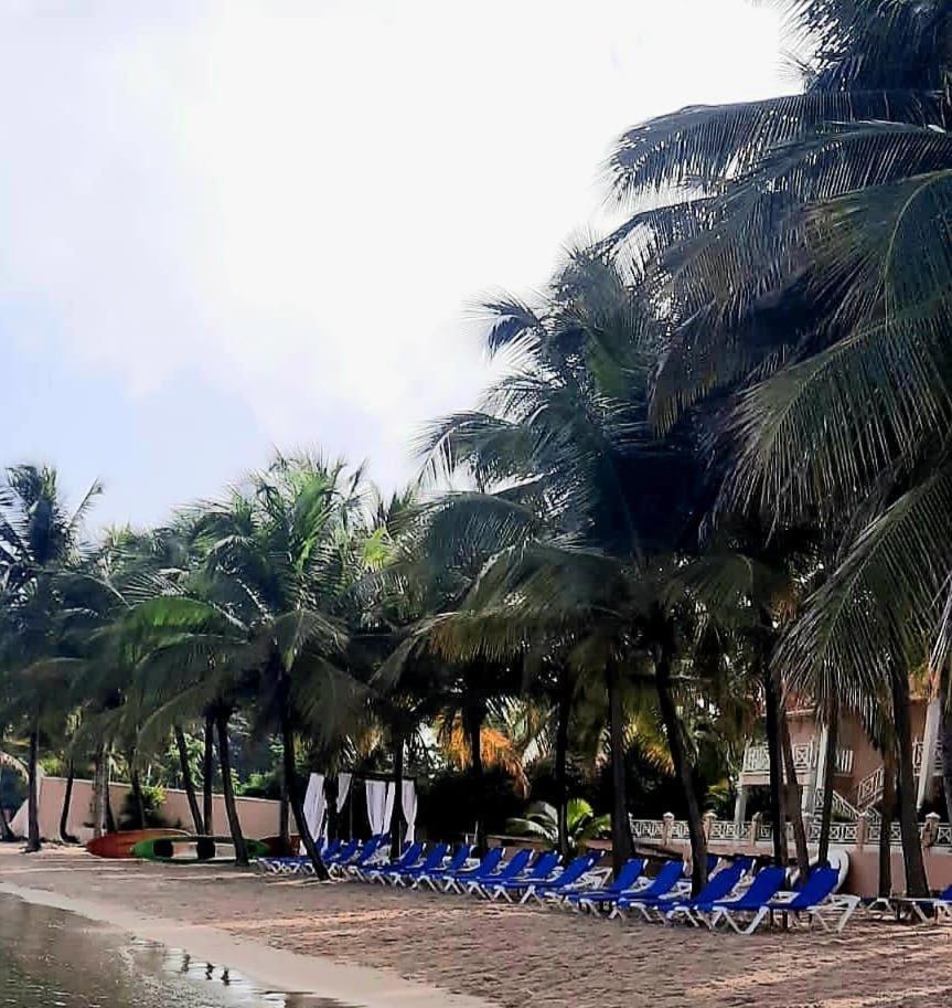 Coco Reef Resort & Spa Crown Point Kültér fotó